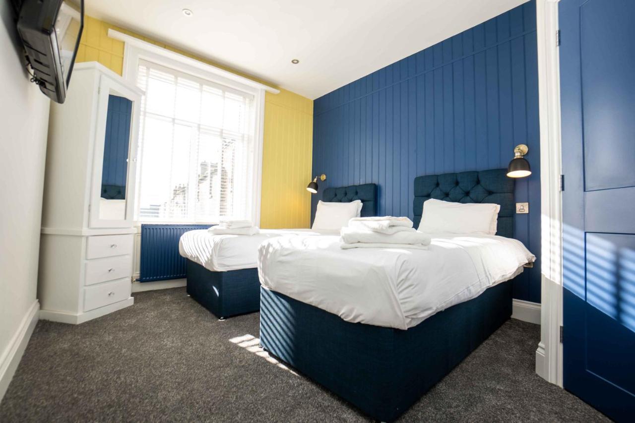 Delmont Hotel 스카버러 외부 사진