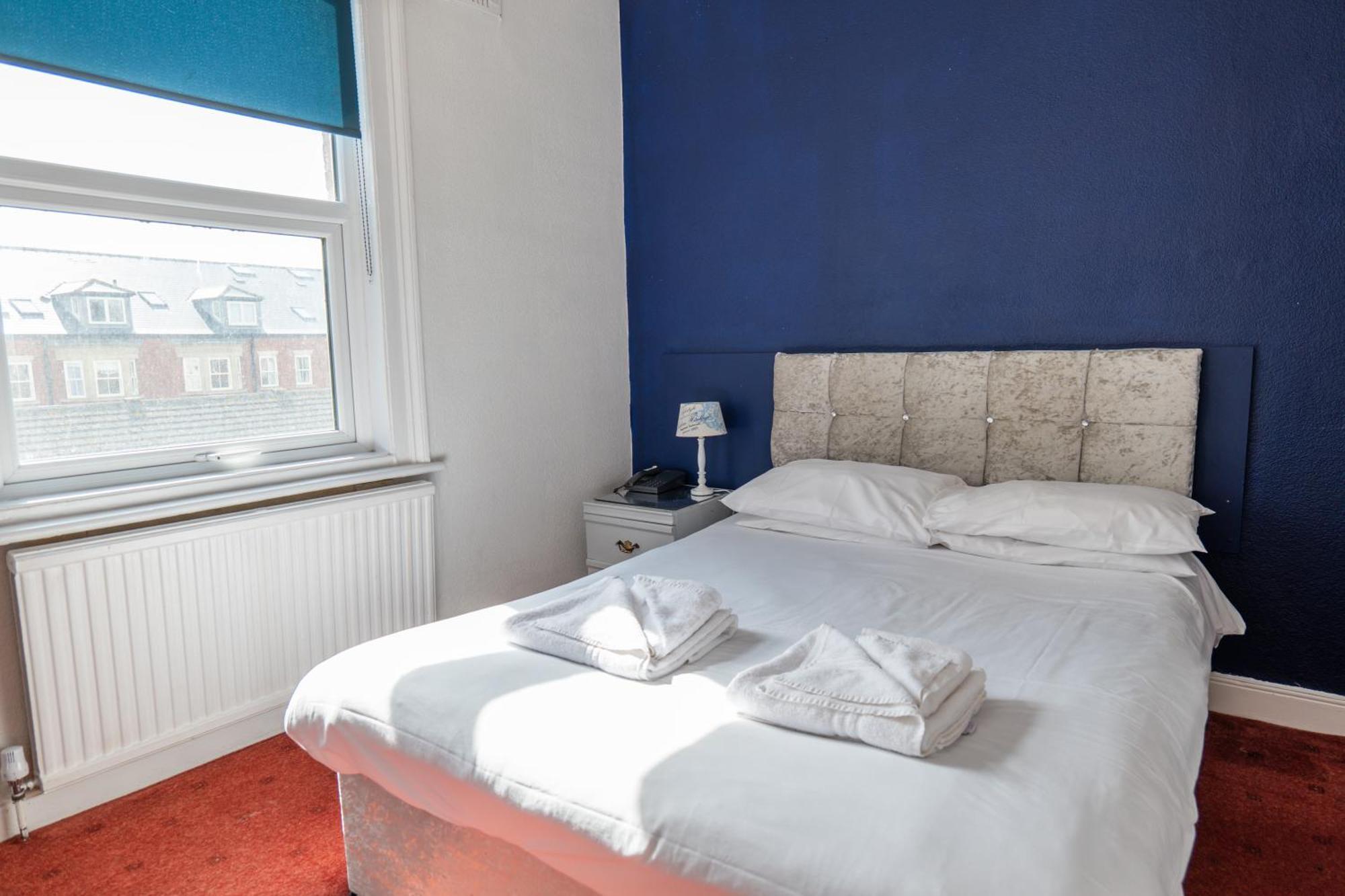 Delmont Hotel 스카버러 외부 사진