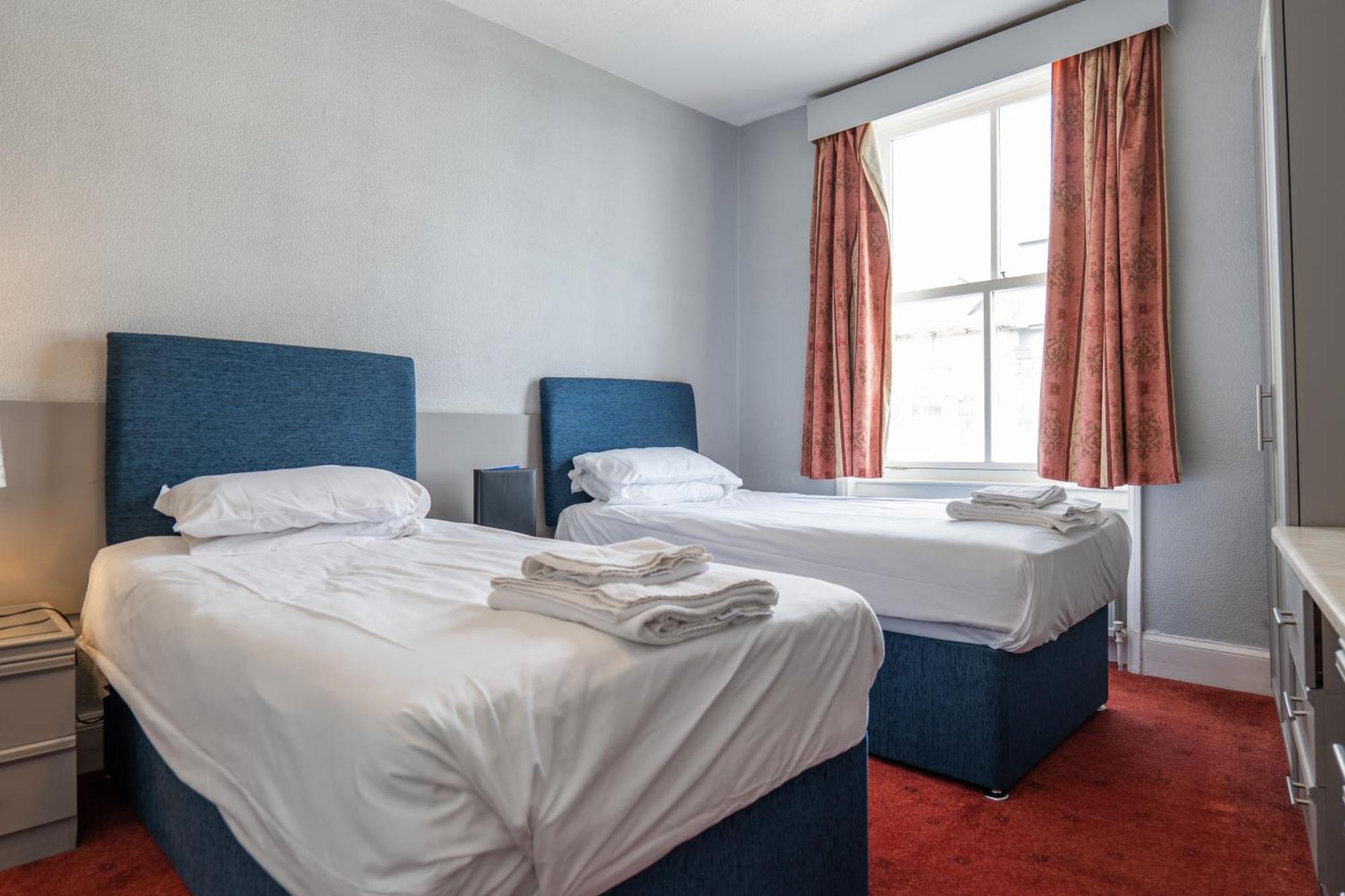 Delmont Hotel 스카버러 외부 사진