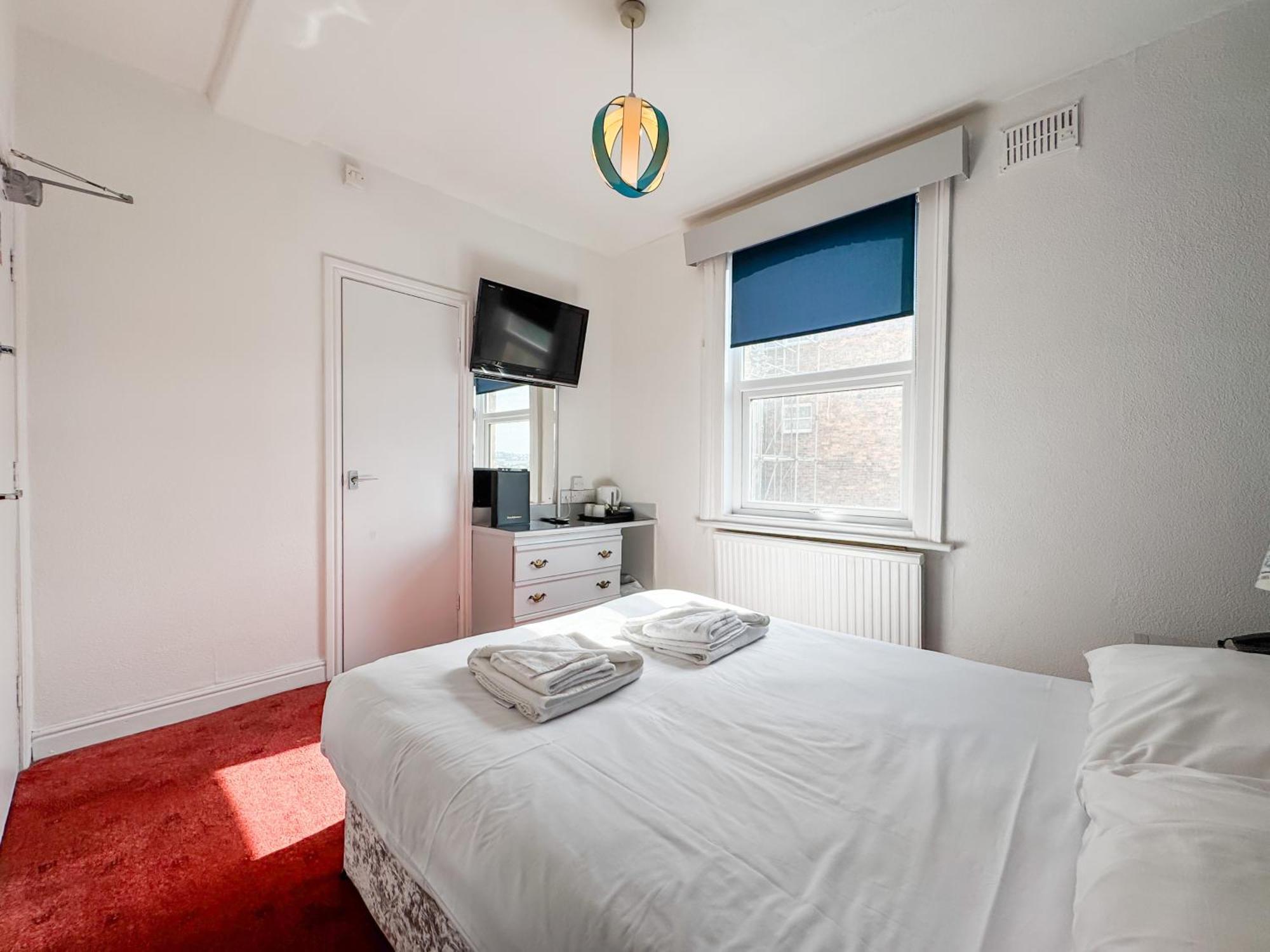 Delmont Hotel 스카버러 외부 사진