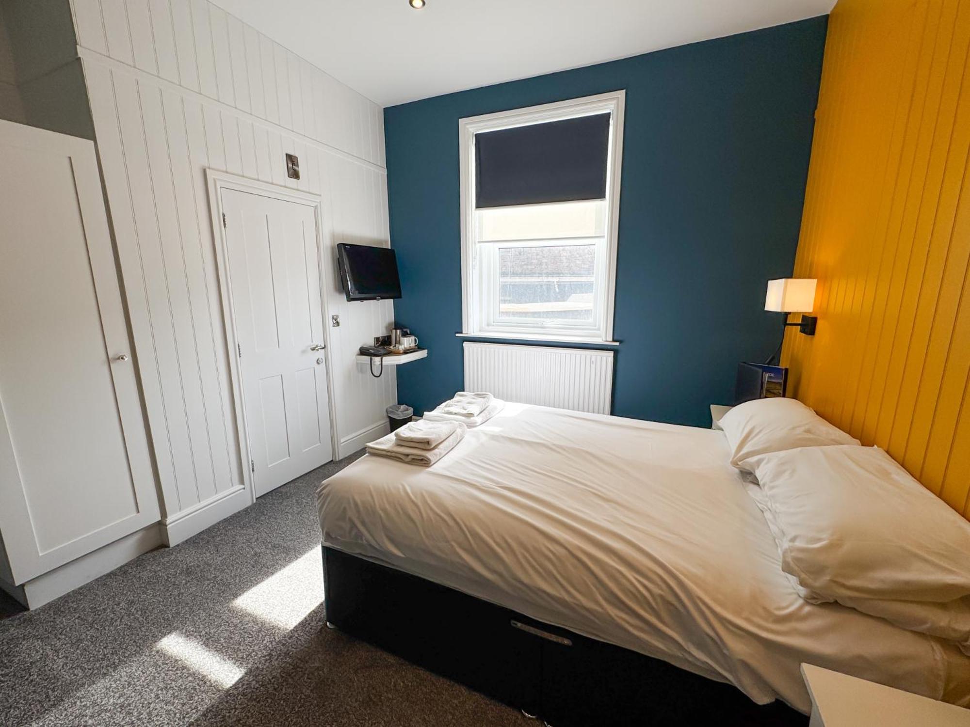Delmont Hotel 스카버러 외부 사진
